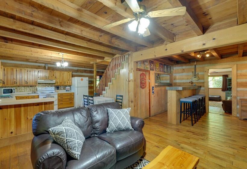 Porch & Fire Pit: Family Friendly Afton Cabin!