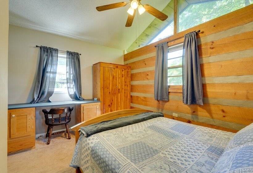 Porch & Fire Pit: Family Friendly Afton Cabin!