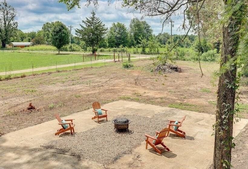 Family Friendly Broken Bow Home W/ Grill!