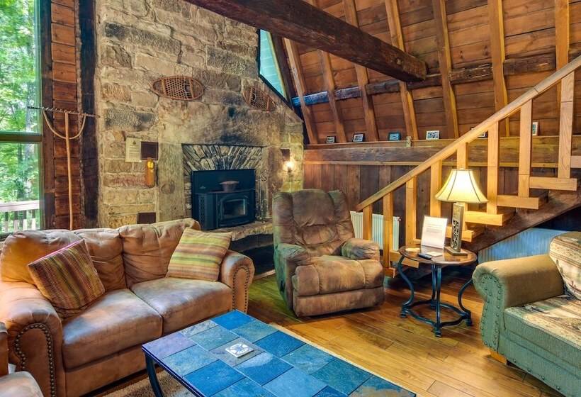 Family Friendly Dubois Cabin W/ Community Pool!
