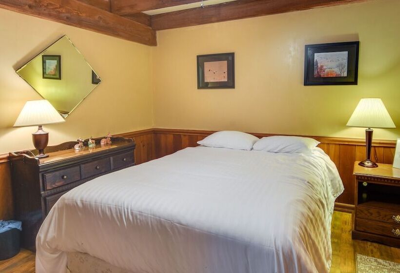 Family Friendly Dubois Cabin W/ Community Pool!