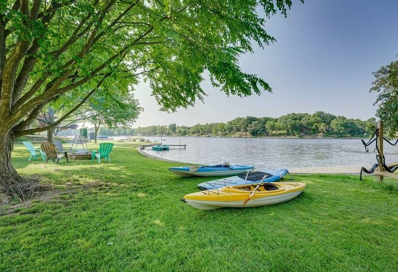Vintage Susin Lake Cottage W/ Deck & Hot Tub!
