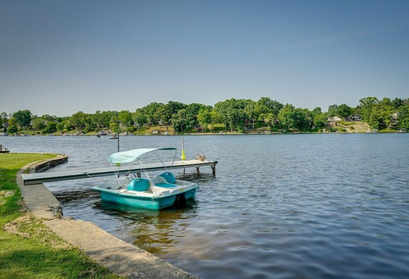 Vintage Susin Lake Cottage W/ Deck & Hot Tub!