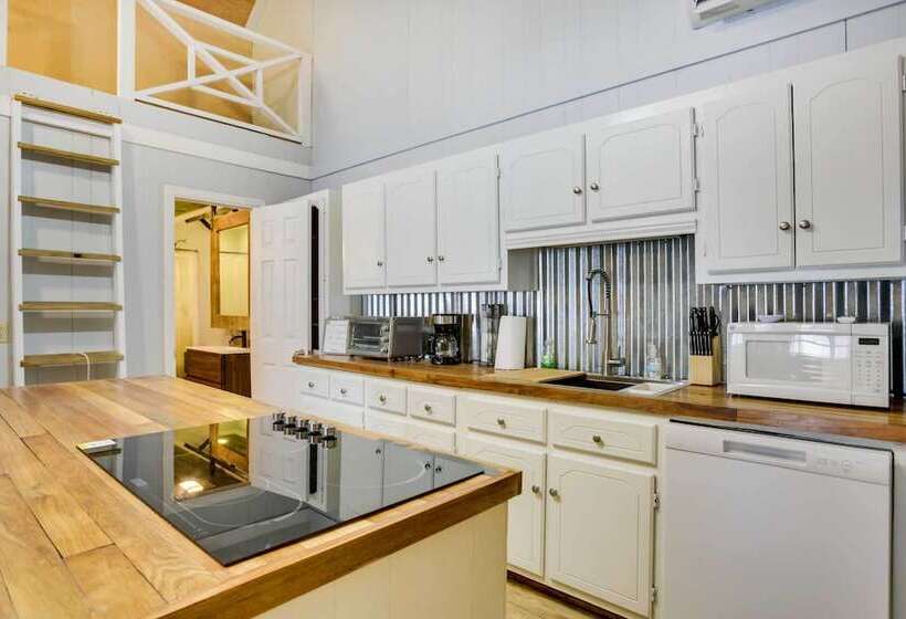 Golden Meadow Getaway: Waterfront Retreat W/ Deck