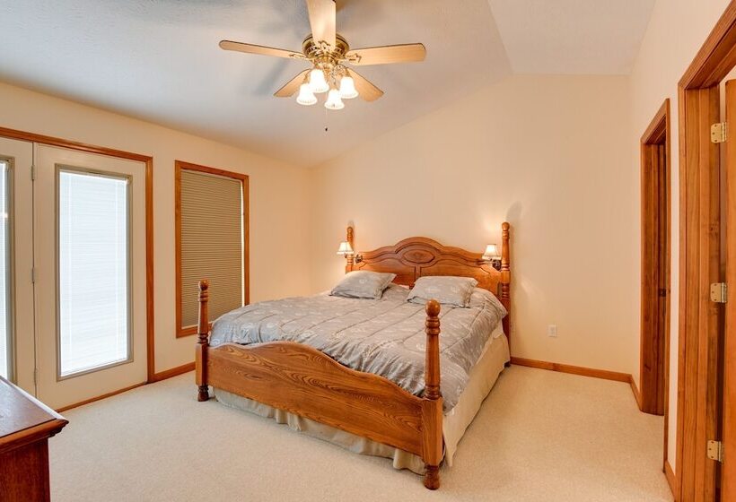 Gordonsville Retreat: Deck W/ Spectacular Views!