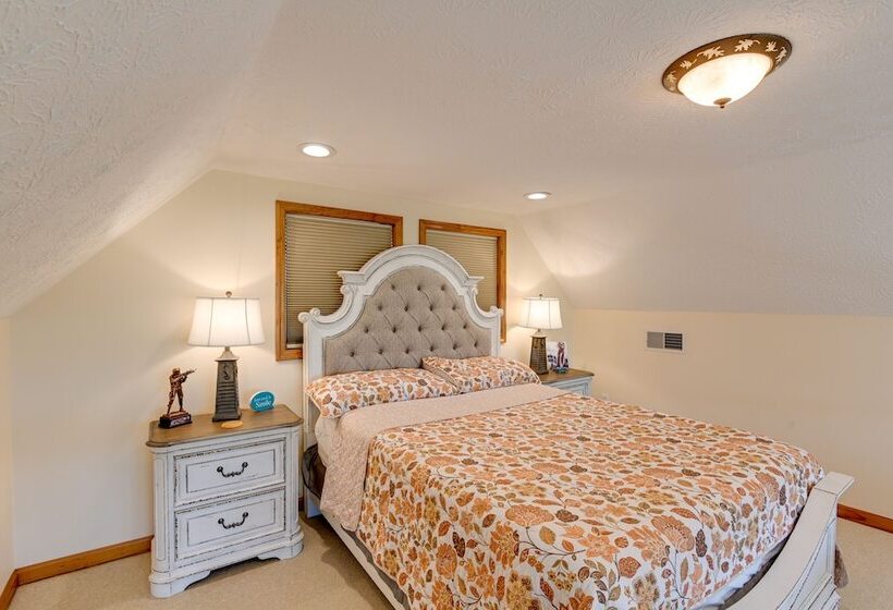 Gordonsville Retreat: Deck W/ Spectacular Views!