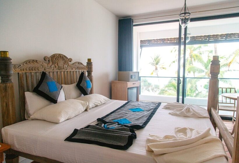 Отель Naomi Beach Resort