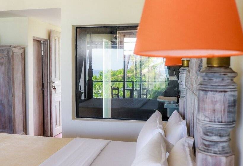 Отель Naomi Beach Resort