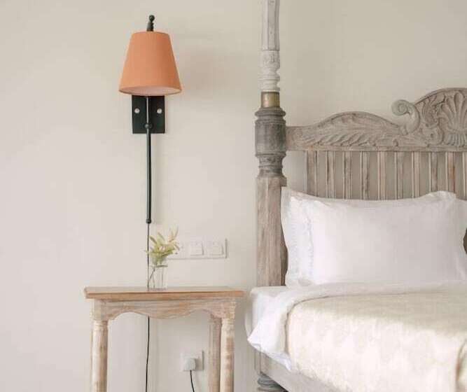 Отель Naomi Beach Resort