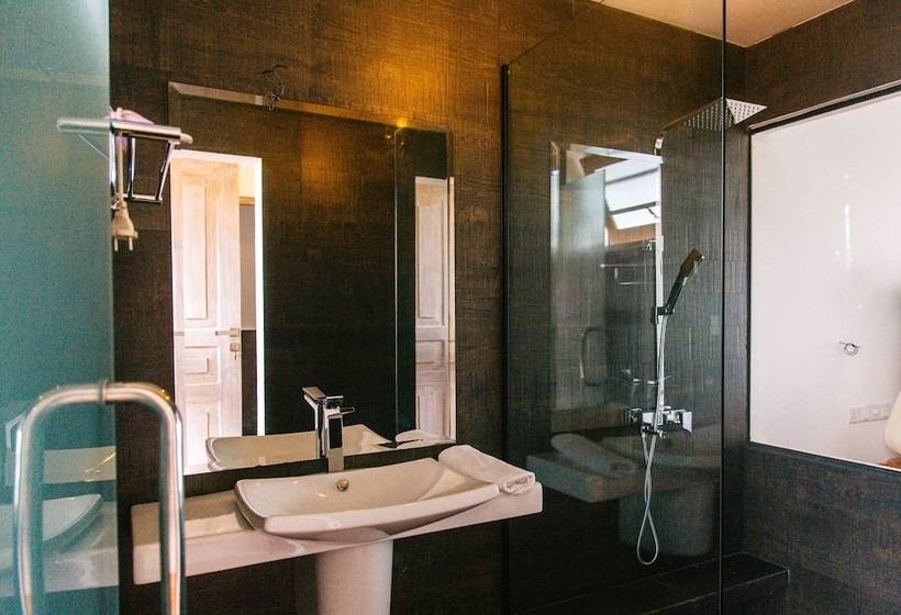 Отель Naomi Beach Resort