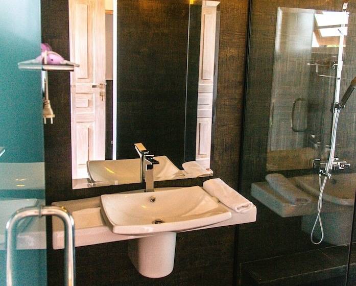 Отель Naomi Beach Resort