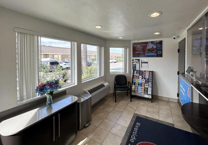 Отель Studio 6 Suites   Riverside, Ca South