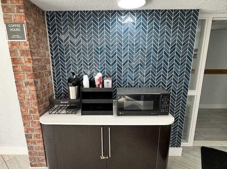 호텔 Studio 6 Suites East Syracuse Airport