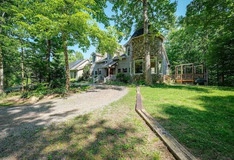 Idyllic Martinsville Retreat W/ Deck & Forest View