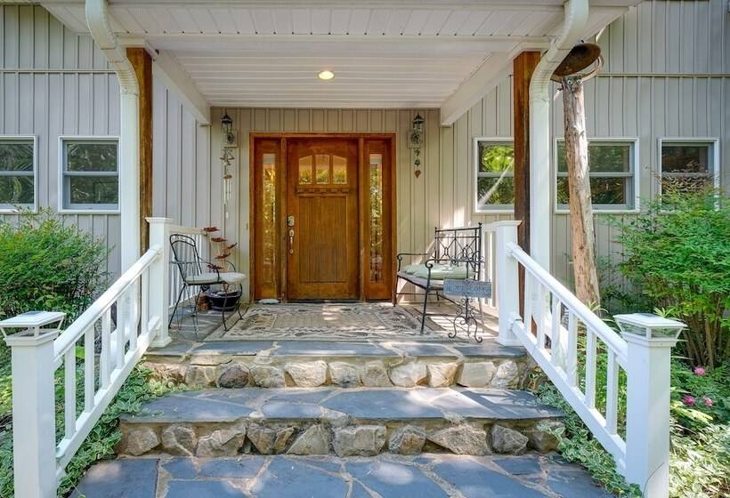 Idyllic Martinsville Retreat W/ Deck & Forest View