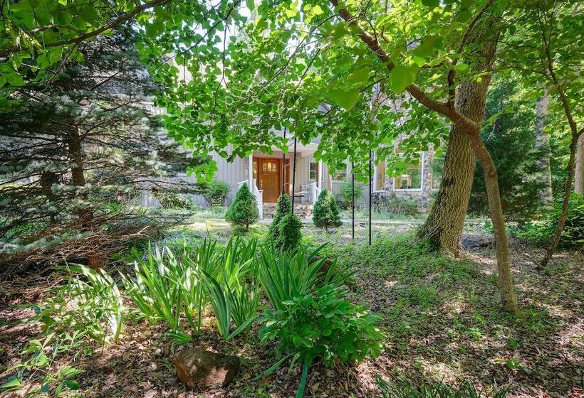 Idyllic Martinsville Retreat W/ Deck & Forest View