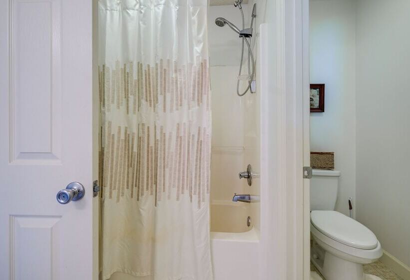 Idyllic Martinsville Retreat W/ Deck & Forest View