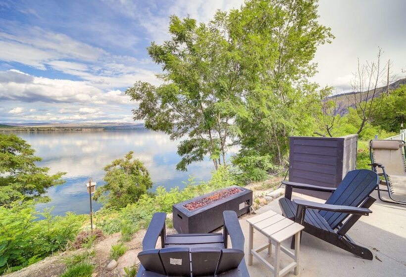 Lakefront Brewster Home W/ Yard Games & Hot Tub!