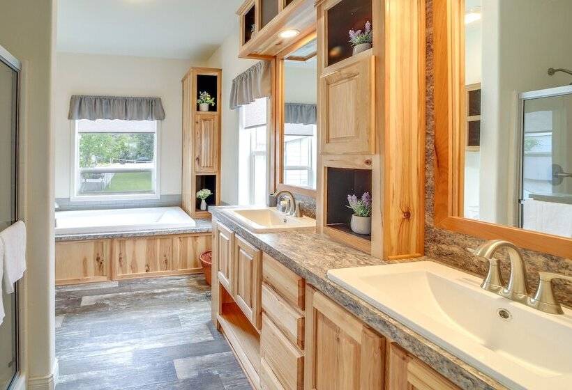 Lakefront Brewster Home W/ Yard Games & Hot Tub!