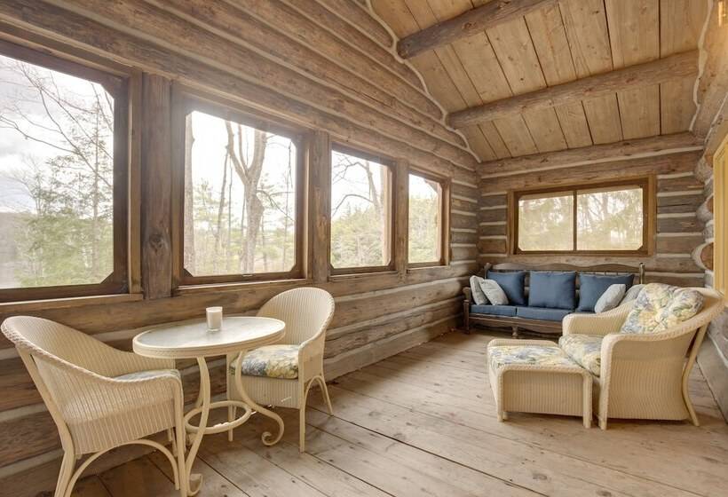 Lakefront Fence Home W/ Private Hot Tub!