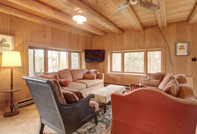 Lakefront Fence Home W/ Private Hot Tub!