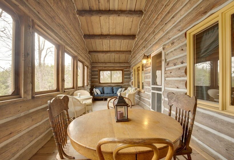 Lakefront Fence Home W/ Private Hot Tub!