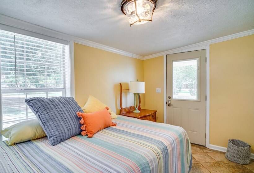 Lakefront Jonesville Cabin W/ Dock + Fire Pit!