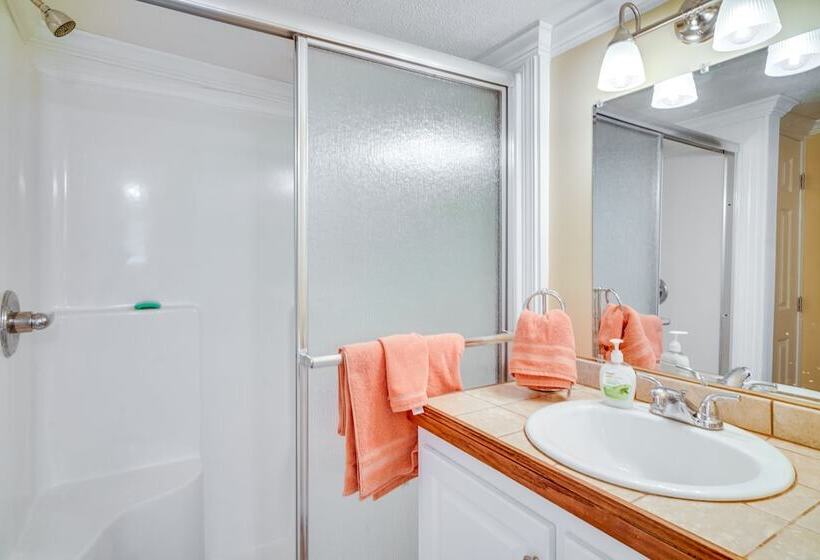 Lakefront Jonesville Cabin W/ Dock + Fire Pit!