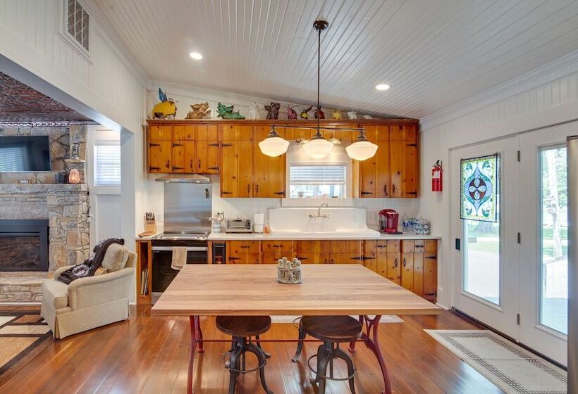 Lewisburg Home W/ City Park Views: Near Downtown!