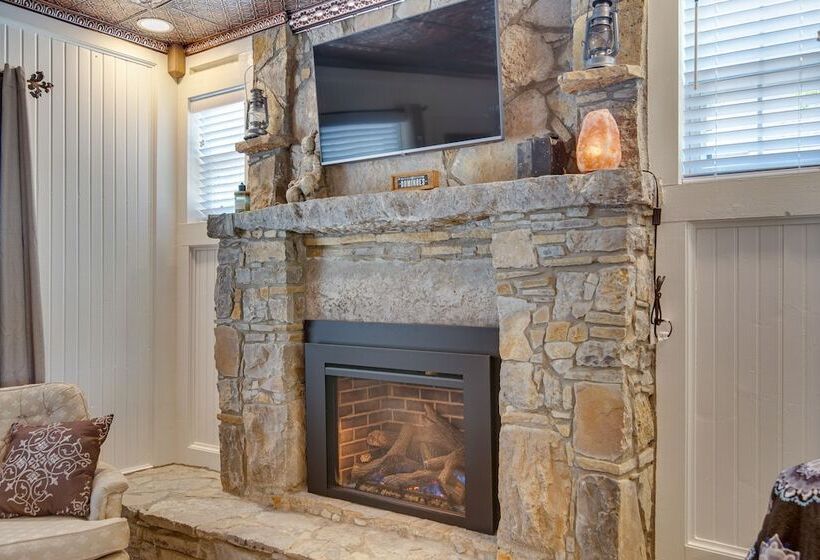 Lewisburg Home W/ City Park Views: Near Downtown!