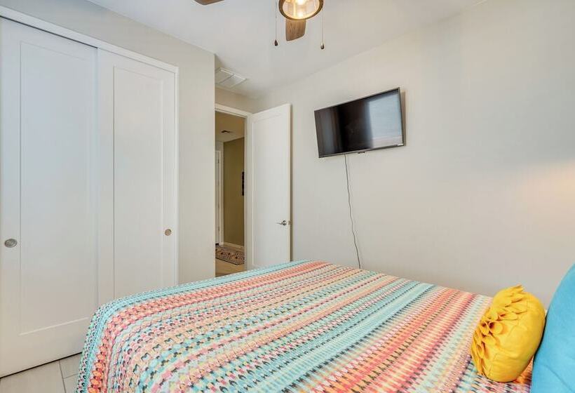 Lovely Tucson Home W/ Private Pool & Fire Pit!