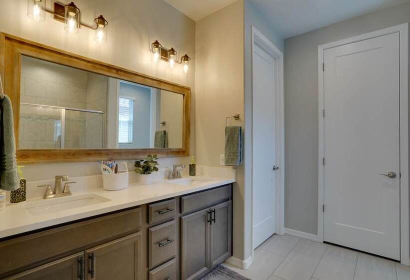 Lovely Tucson Home W/ Private Pool & Fire Pit!