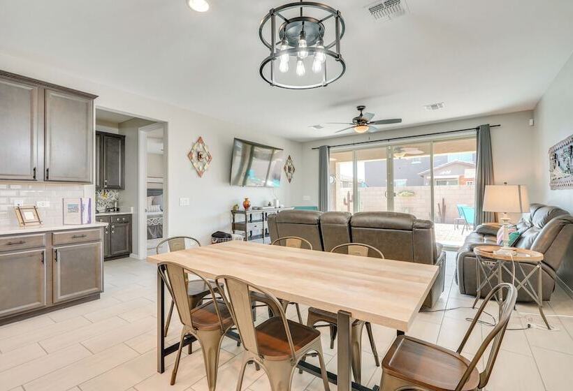 Lovely Tucson Home W/ Private Pool & Fire Pit!