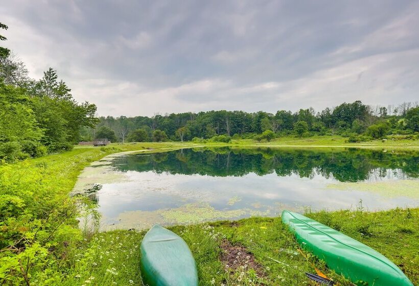 Middlebury Center Retreat: Gas Grill & Scenic Deck