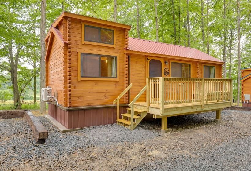 Middlebury Center Retreat: Gas Grill & Scenic Deck