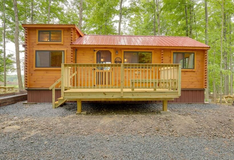 Middlebury Center Retreat: Gas Grill & Scenic Deck