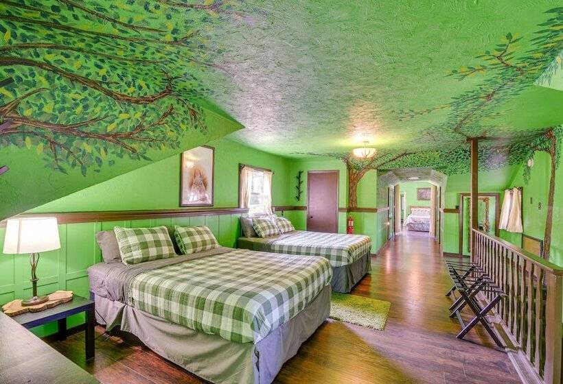 Missouri Castle W/ Private Lake, Pool & 100 Acres!