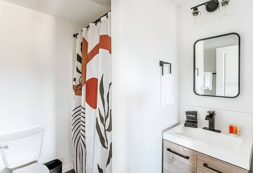 モーテル Grey Pine Lodge