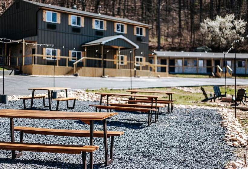 モーテル Grey Pine Lodge