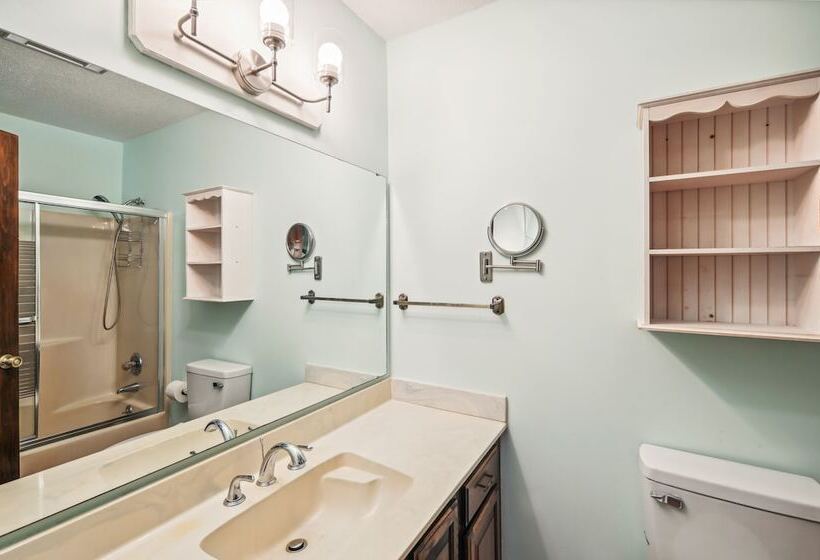 5 Mi To Boardwalk: Myrtle Beach Home Near Golfing