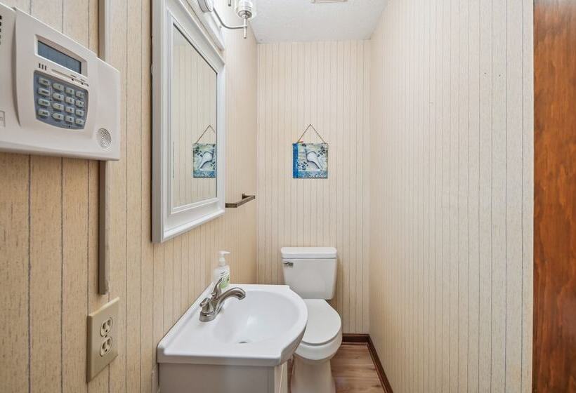 5 Mi To Boardwalk: Myrtle Beach Home Near Golfing