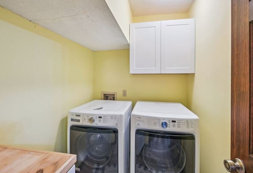 5 Mi To Boardwalk: Myrtle Beach Home Near Golfing