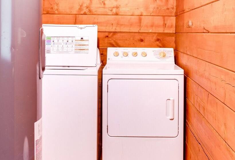 Orleans Retreat W/ Private Hot Tub & Fireplace!