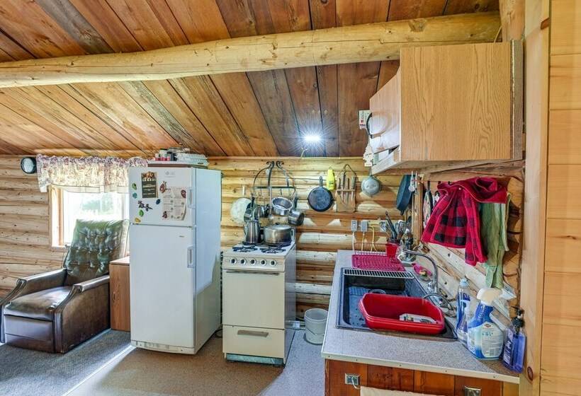 Peaceful Lakefront Cabin Getaway: Dock, Fire Pit!