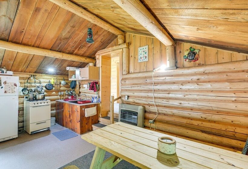 Peaceful Lakefront Cabin Getaway: Dock, Fire Pit!