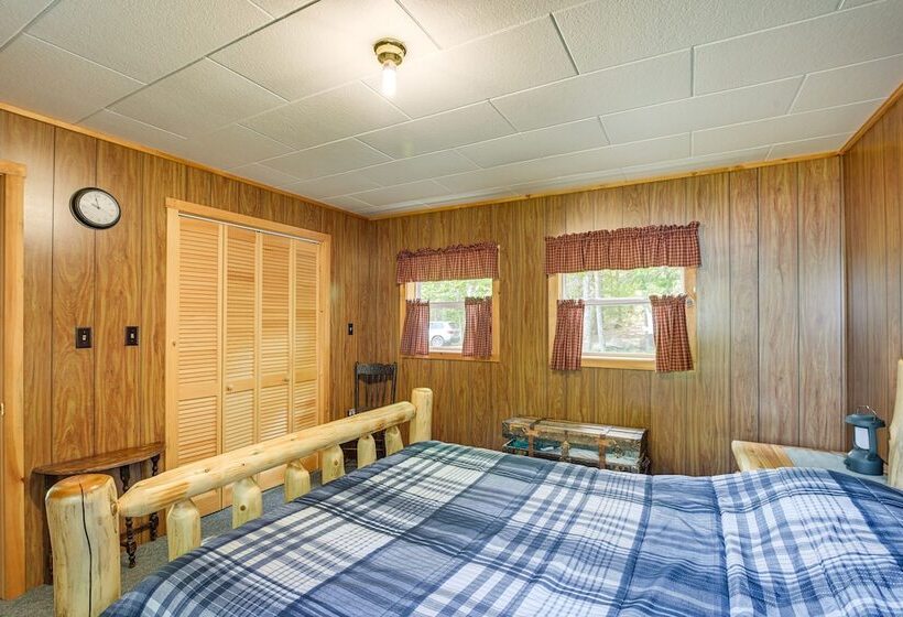 Peaceful Lakefront Cabin Getaway: Dock, Fire Pit!