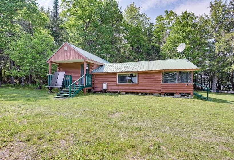 Peaceful Lakefront Cabin Getaway: Dock, Fire Pit!