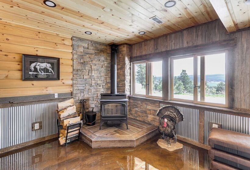 Peaceful Wyoming Cabin W/ Spacious Deck & Wet Bar!