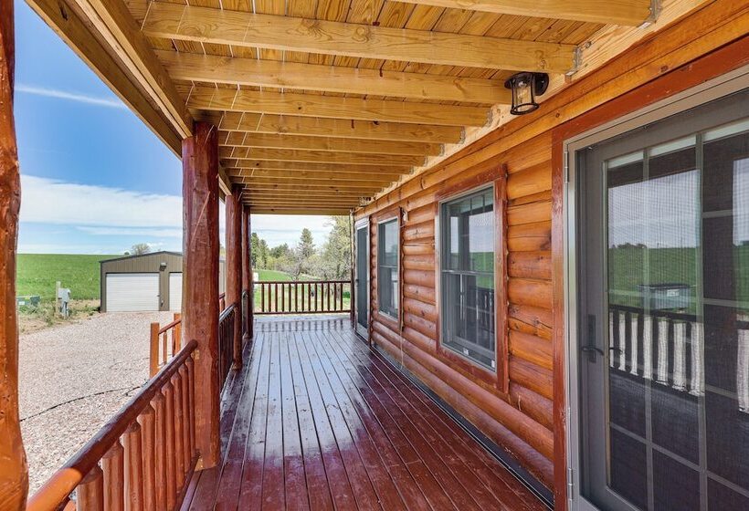 Peaceful Wyoming Cabin W/ Spacious Deck & Wet Bar!