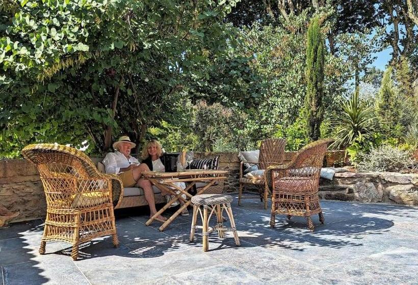 بنسيون La Galante